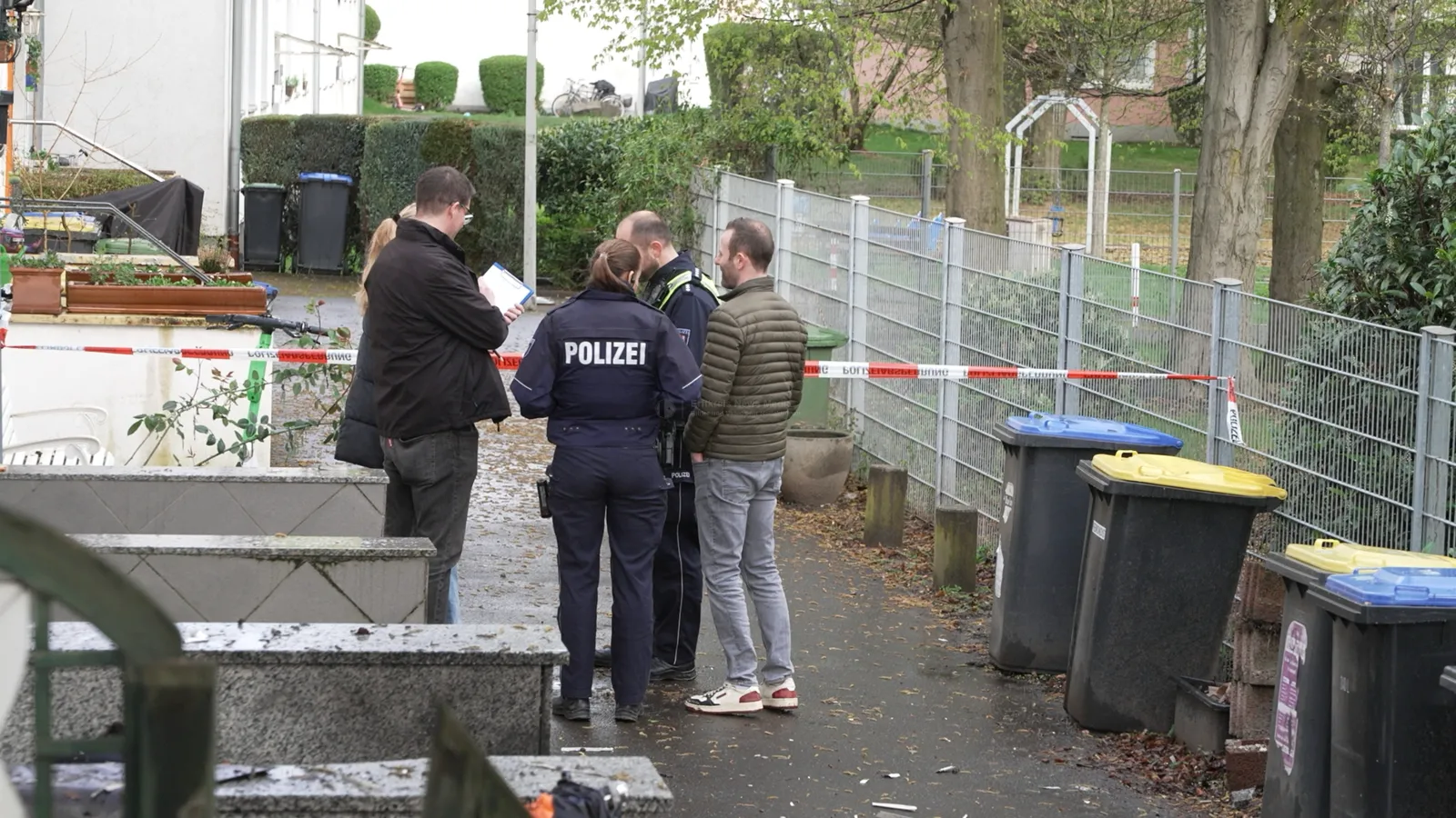 Polizei sichert Explosionsort in Bonn