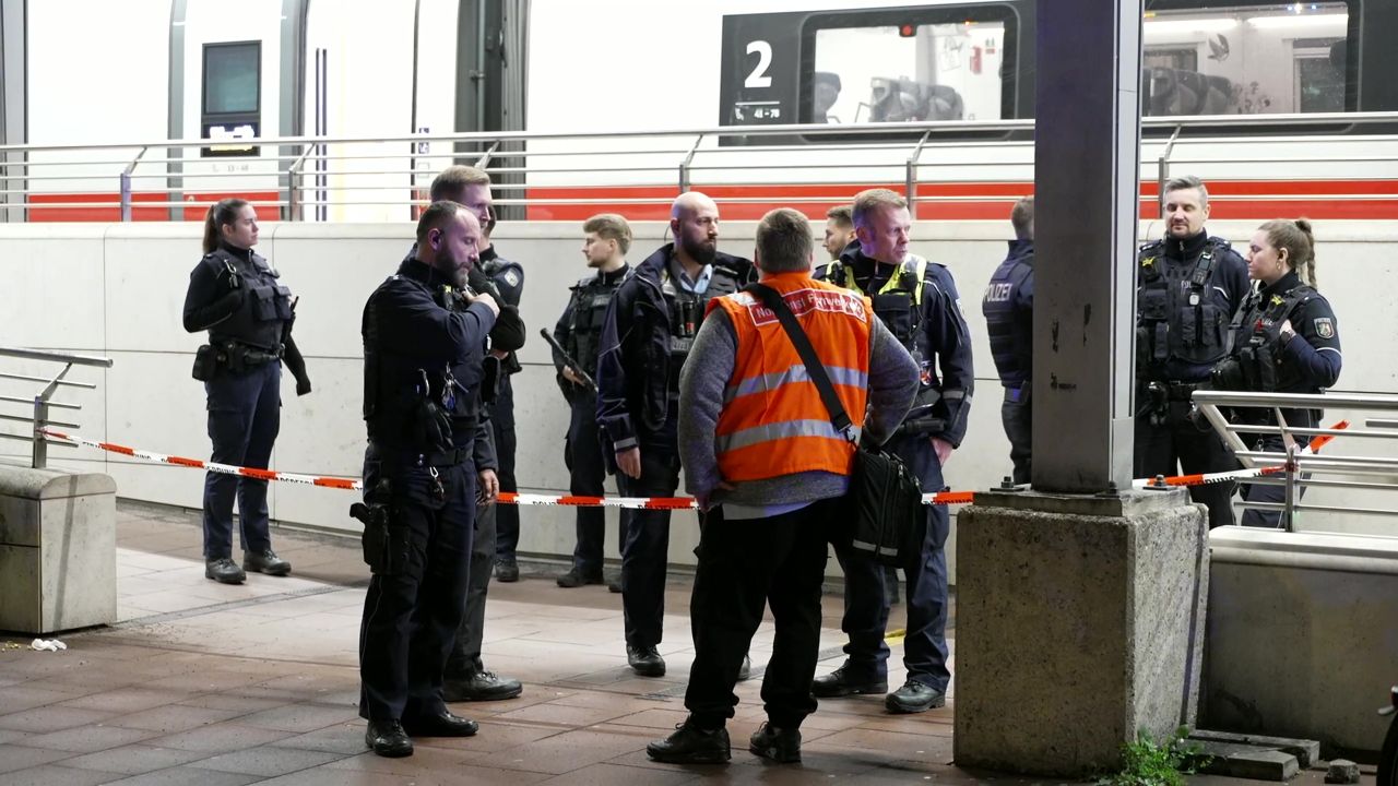 Polizeieinsatz am Bahnhof Bonn/Siegburg nach Böllerattacke im ICE