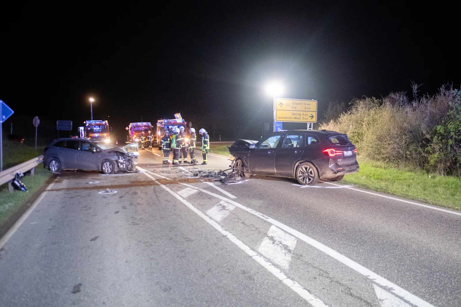 Schwerer Verkehrsunfall auf der B256 in Erftstadt-Lechenich