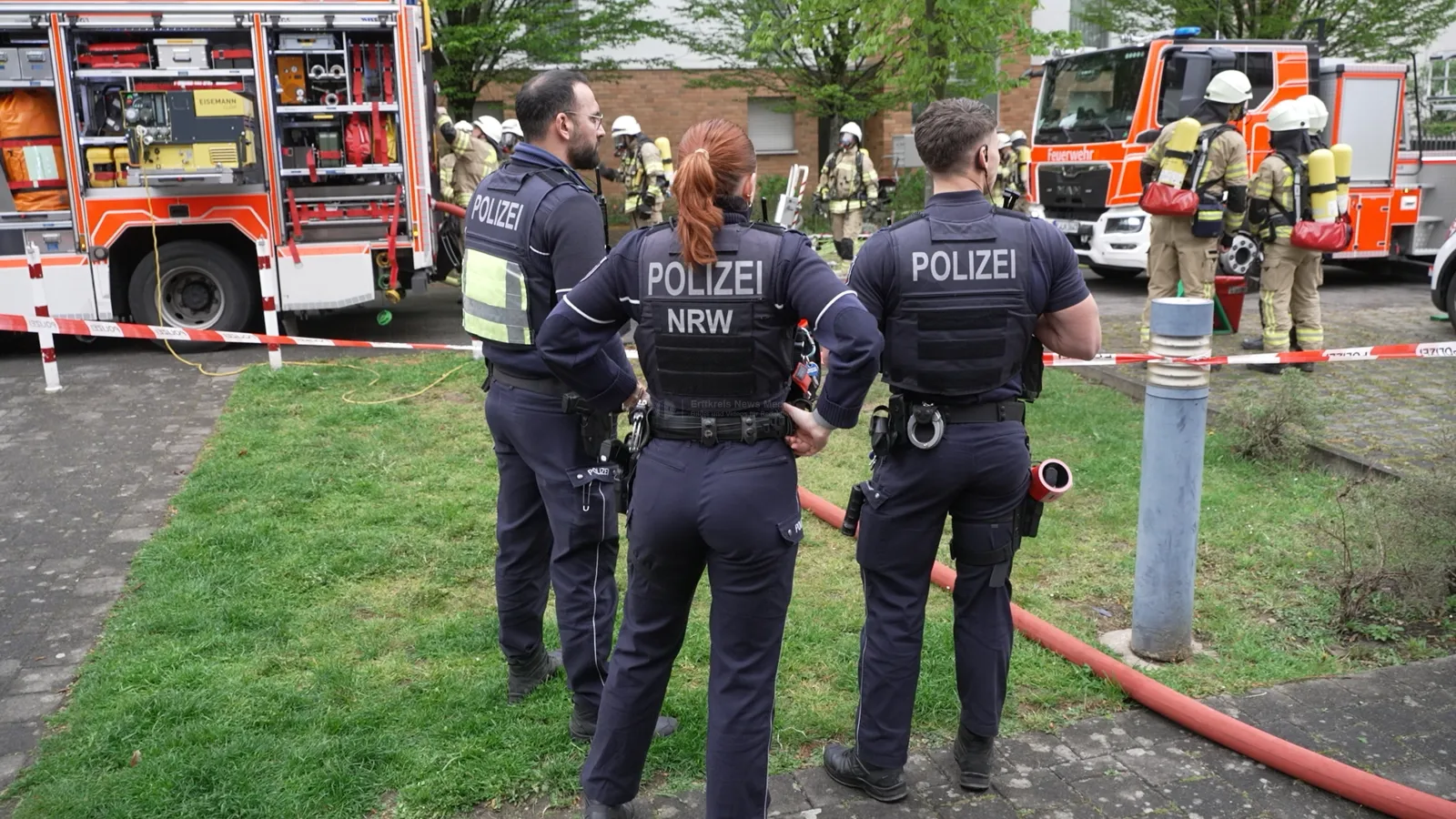 Feuerwehreinsatz bei Brand in Maisonettewohnung in Köln