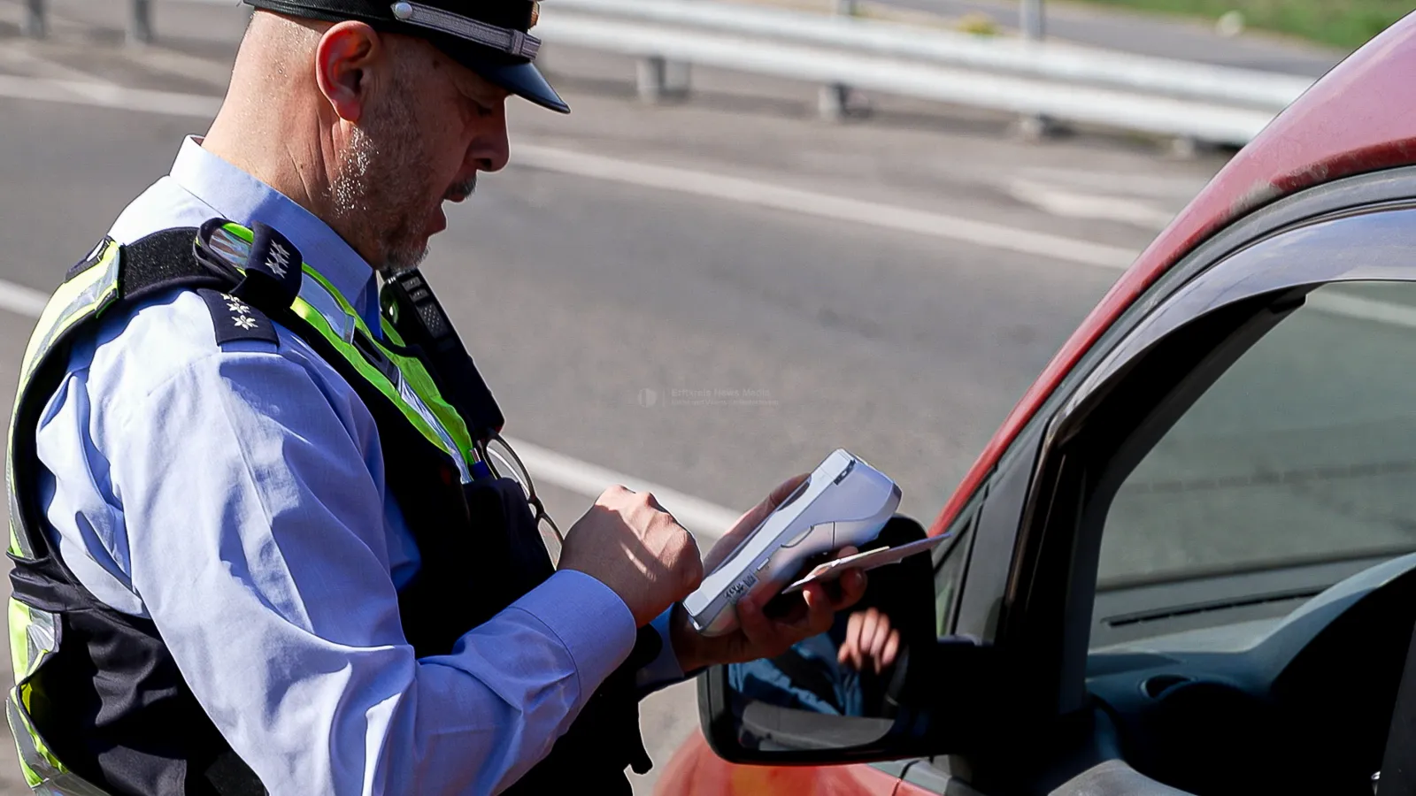 Polizei kontrolliert Fahrzeuge während Speed Week – Alkohol-