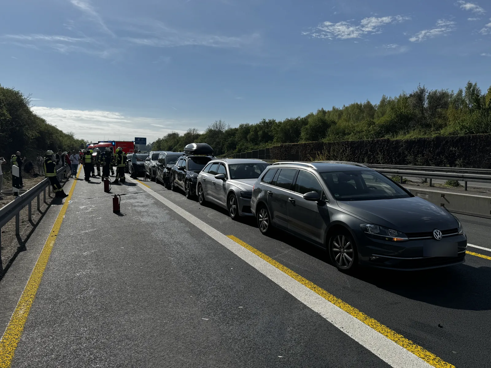 Verkehrsunfall mit mehreren Fahrzeugen auf der A3 bei Siegburg