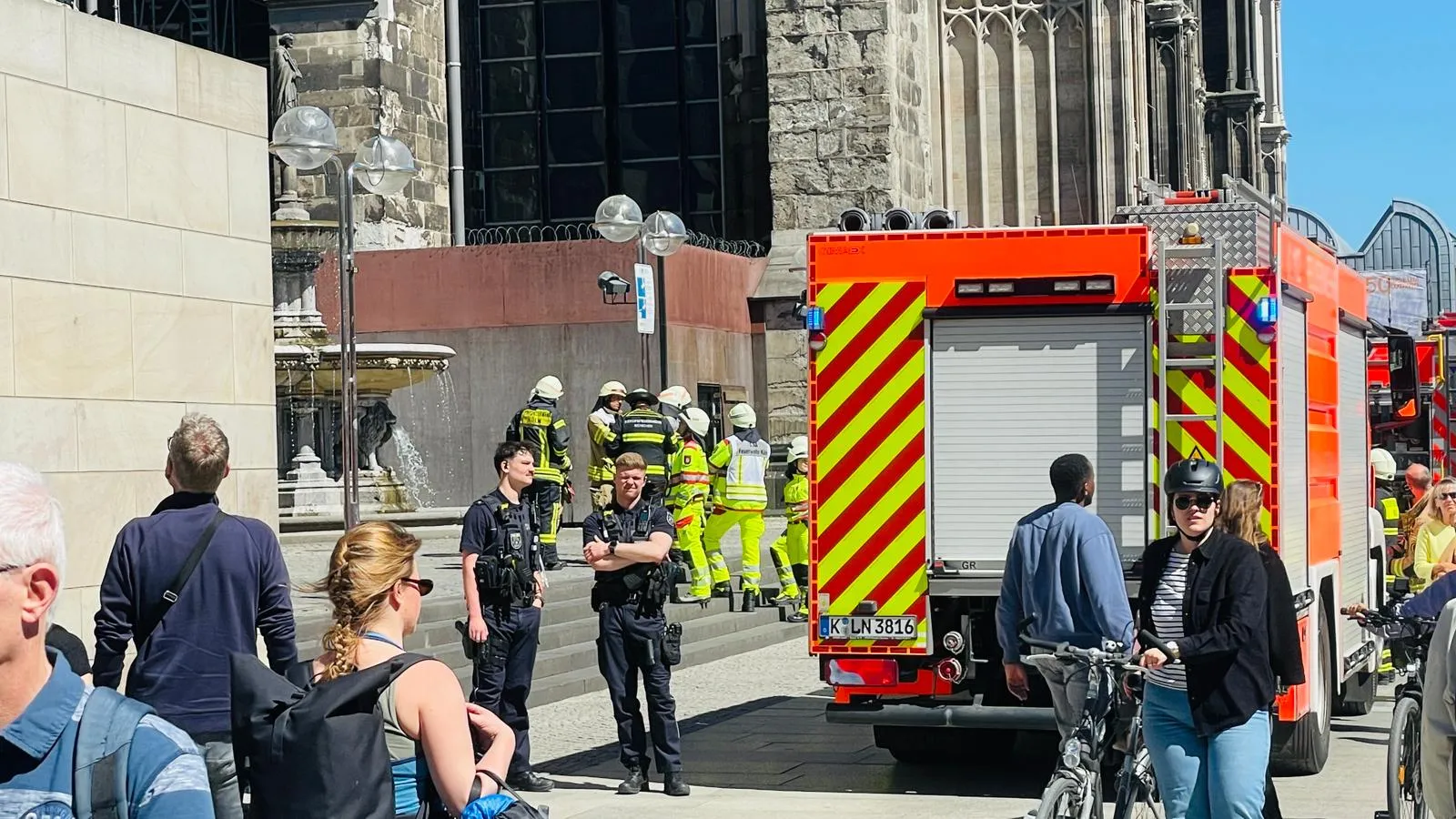 Feuerwehreinsatz am Kölner Dom