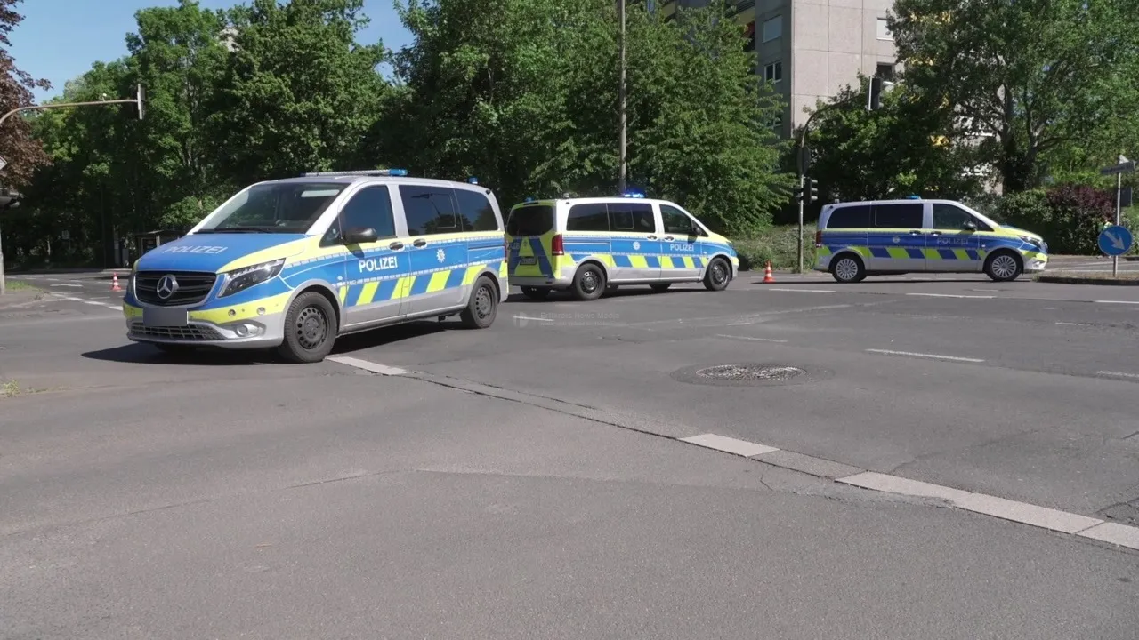 Polizeisperrung nach Verkehrsunfall in Erftstadt