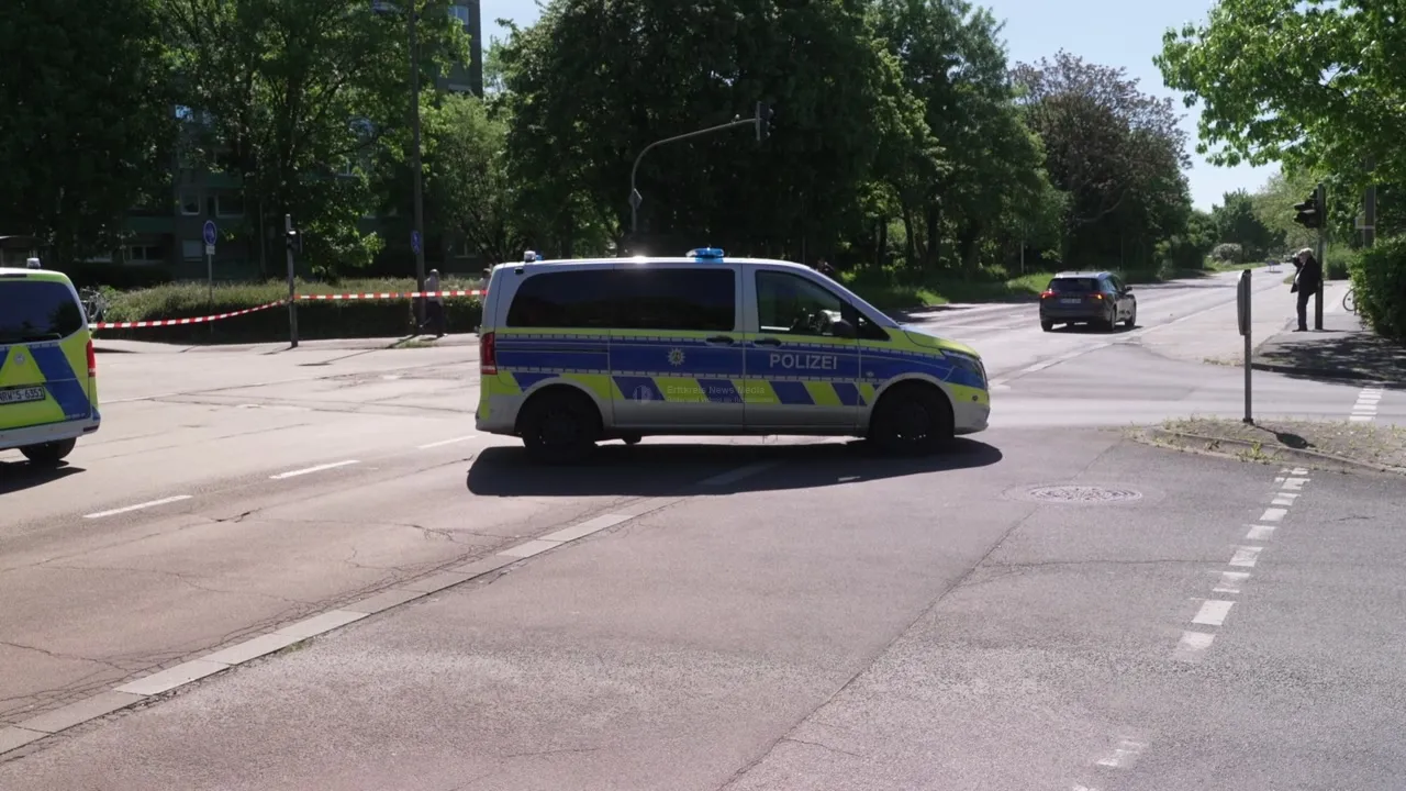 Polizeisperrung nach Unfall in Erftstadt