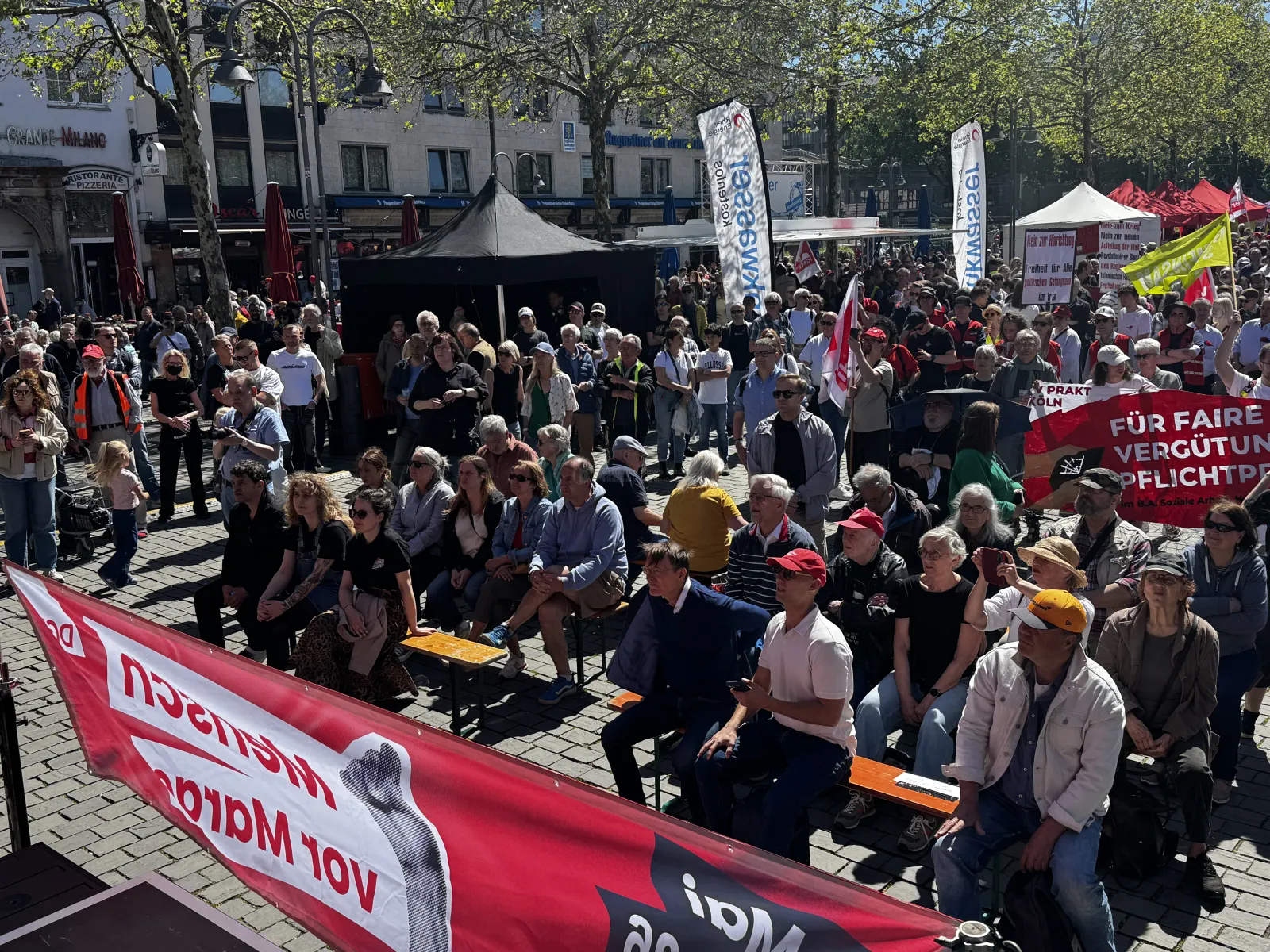 Demonstration zum 1. Mai am Heumarkt Köln