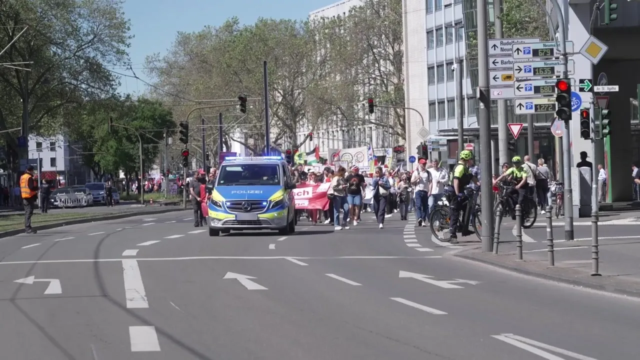 1. Mai Demonstration am Heumarkt in Köln