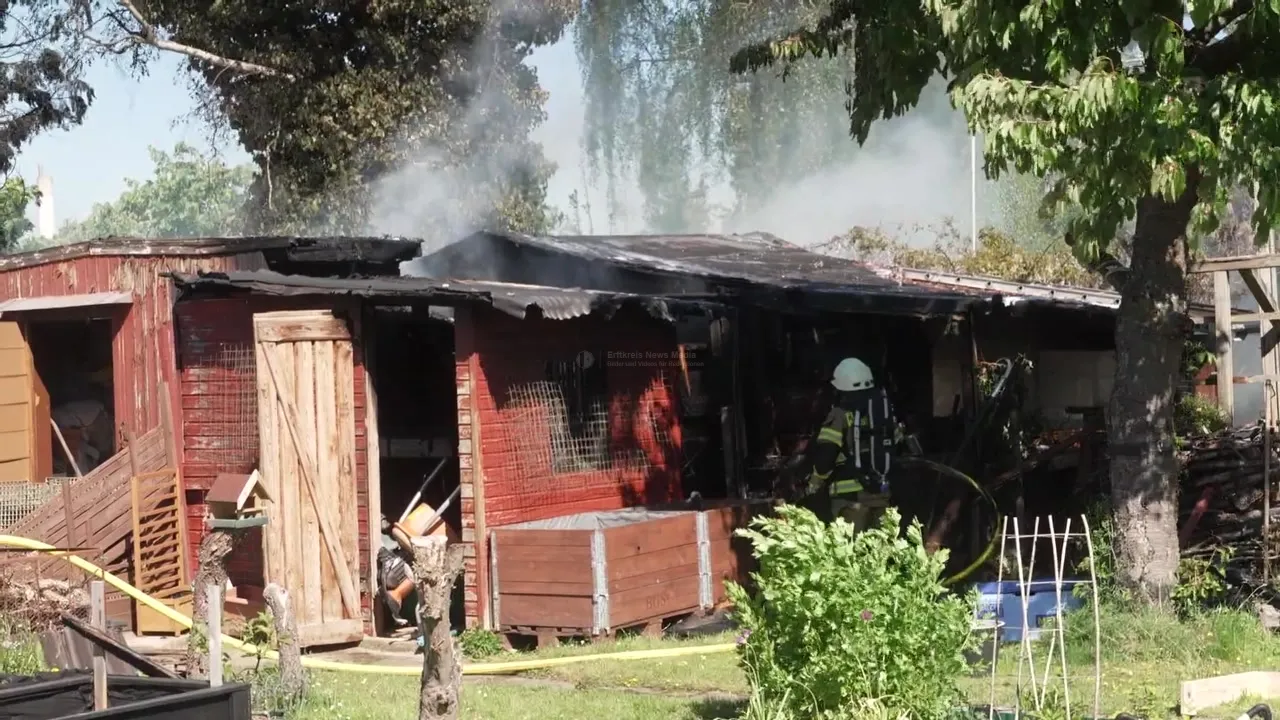 Brand in Schrebergartenlaube in Wesseling