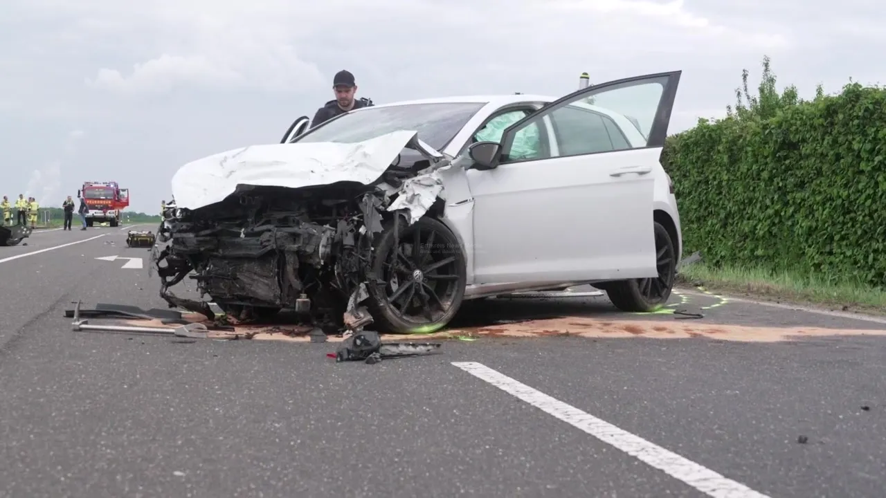 Schwerer Verkehrsunfall auf der L279 bei Bedburg
