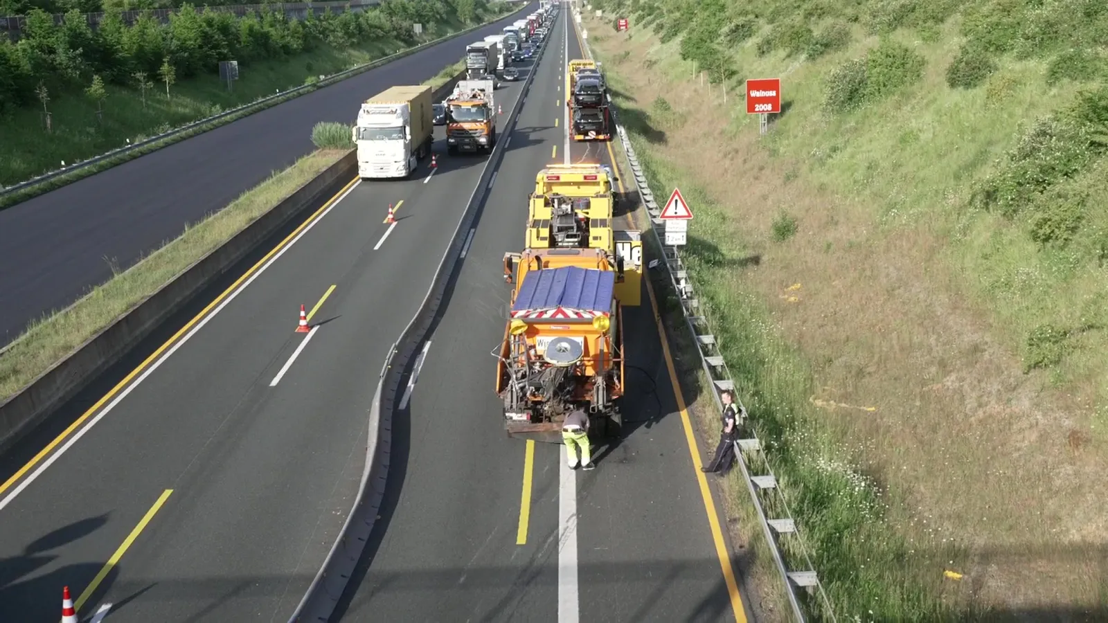 Lkw-Stau nach Unfall auf Autobahn 4
