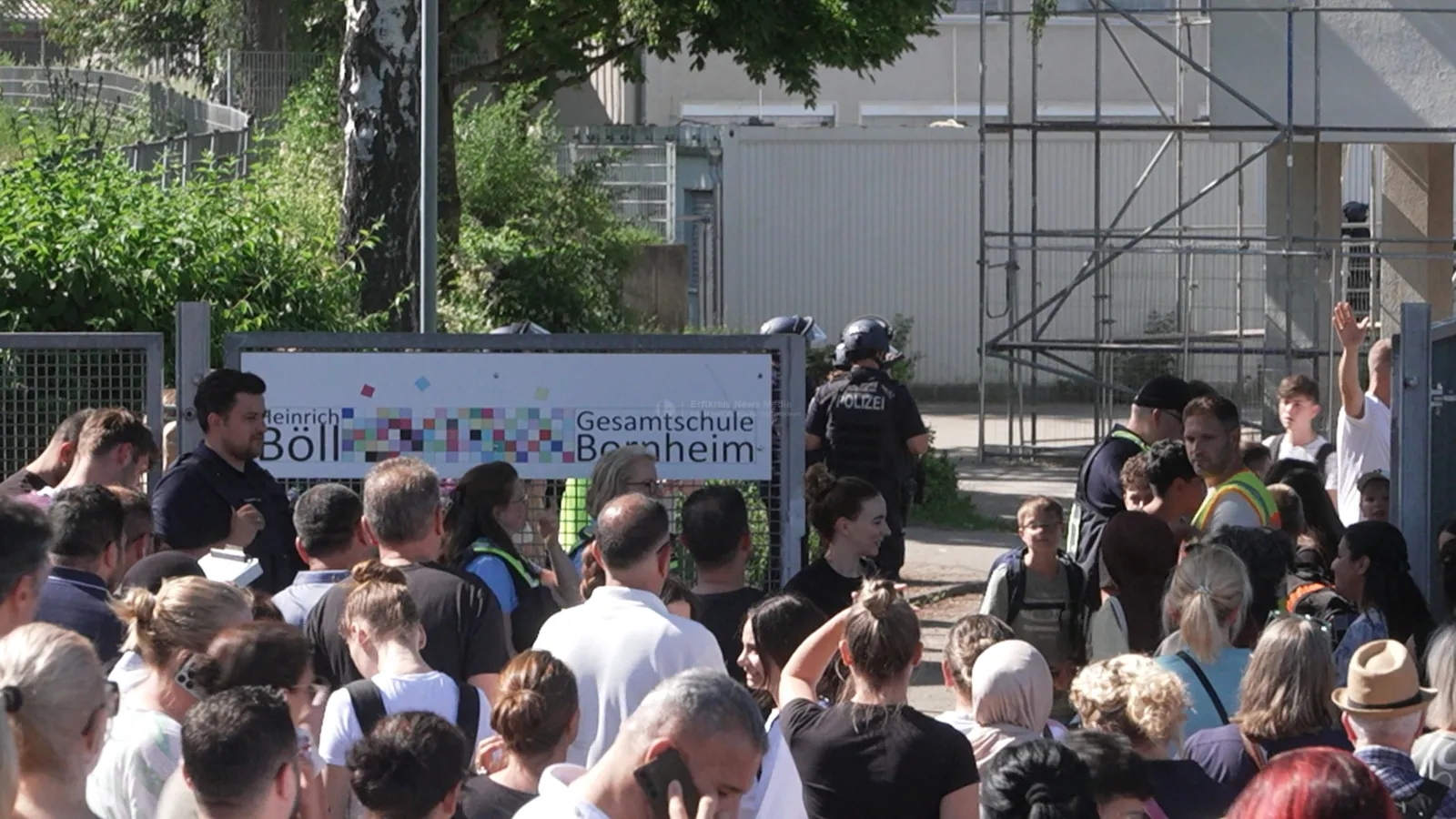 Polizeikontrolle an Heinrich-Böll-Gesamtschule