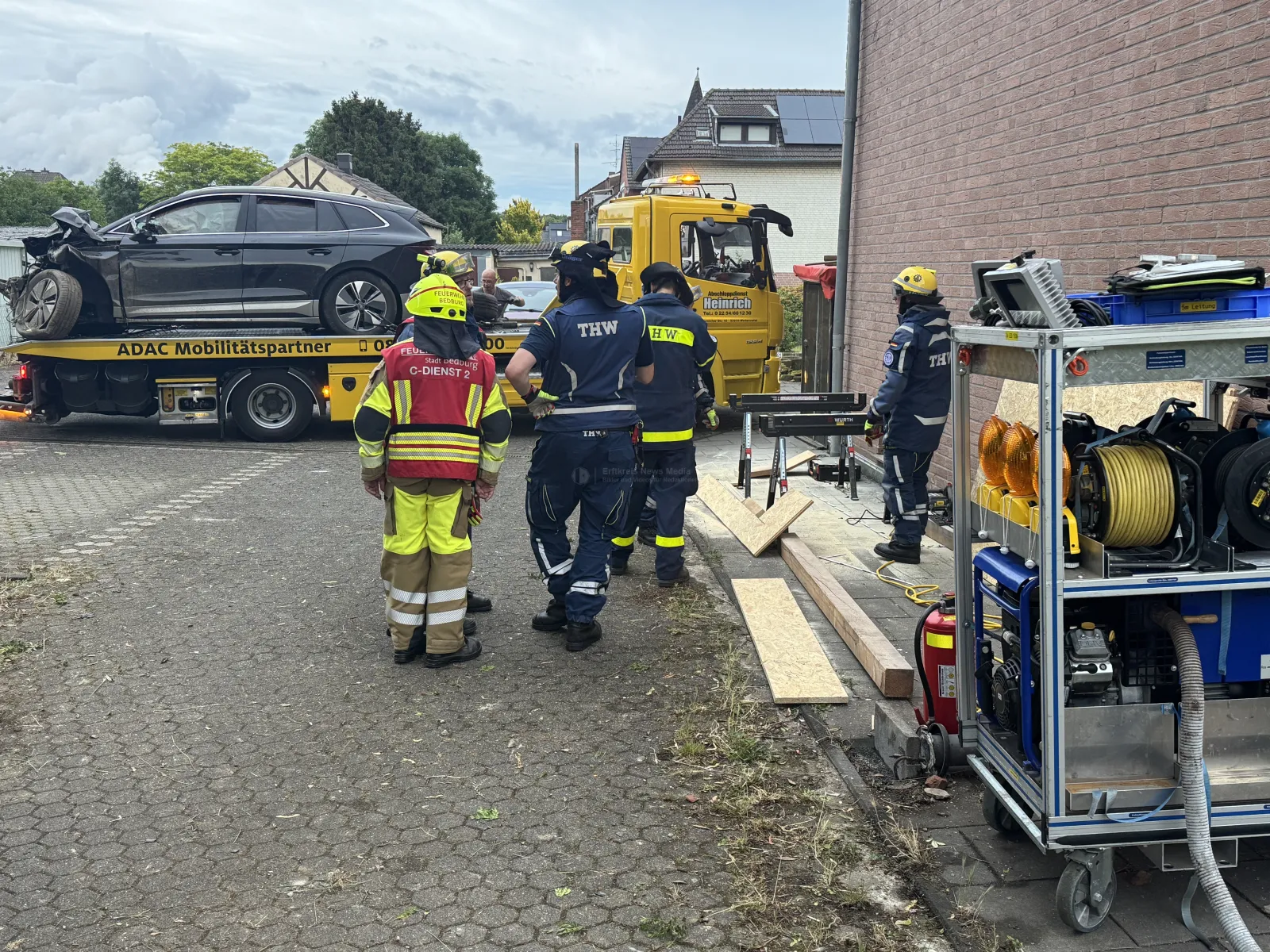 Verkehrsunfall in Bedburg mit Fahrzeugbergung