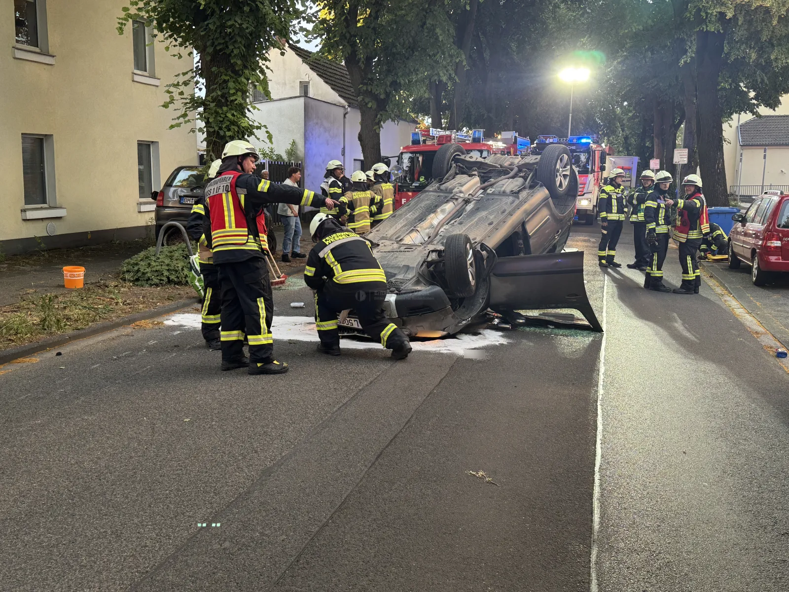 Umgekippter Pkw nach Unfall in Wesseling