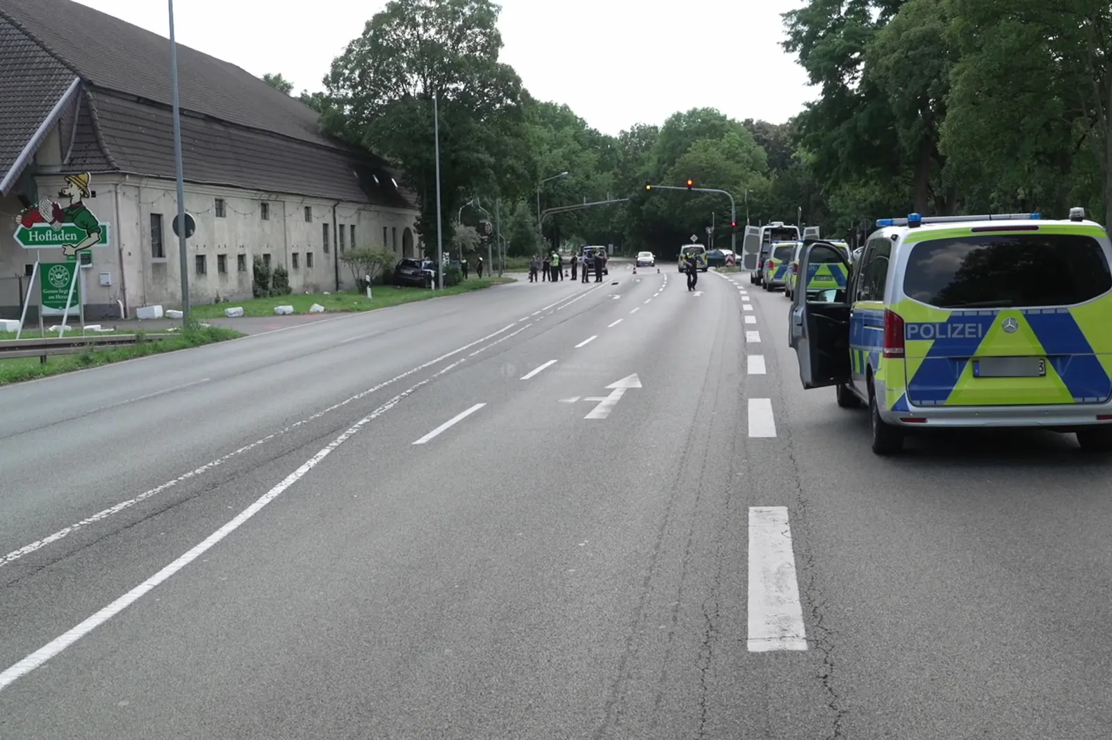 Polizeiabsicherung nach Verkehrsunfall in Wesseling auf der Siebengebirgstraße