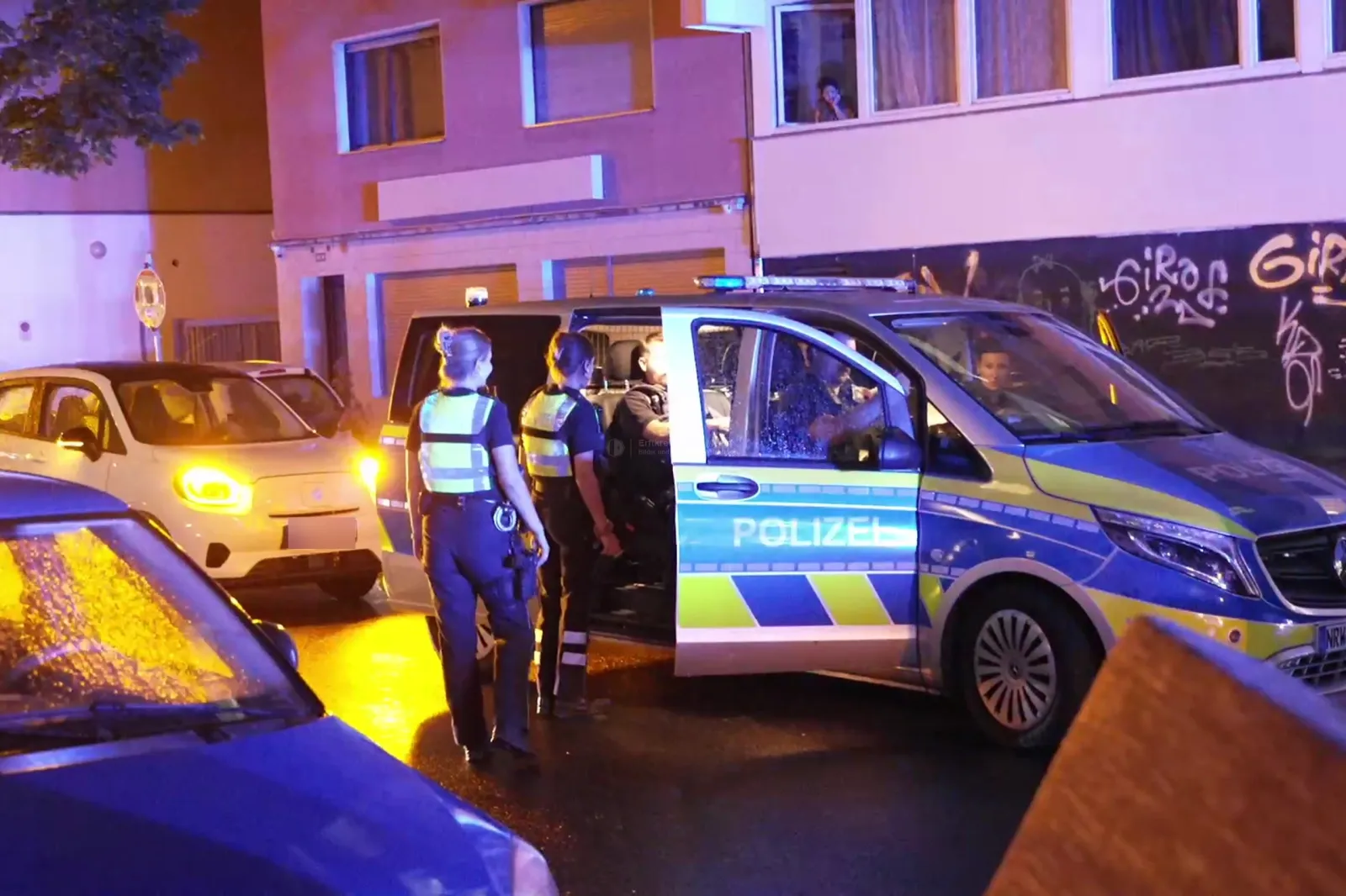 Polizeieinsatz nach Schüssen in Köln-Mülheim